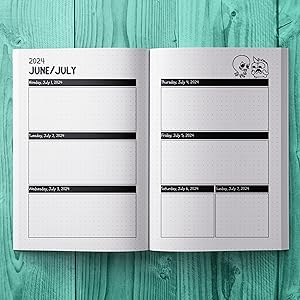 Weekly spread planner 2024-2025