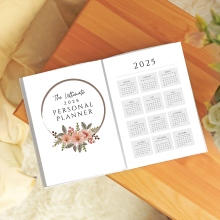 Organize with the 2025 meal and budget planner!