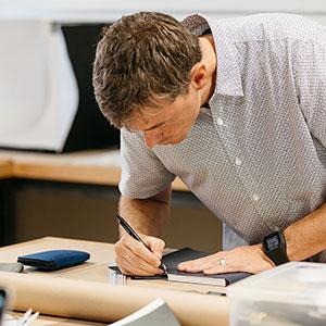 Bellroy Classic B4-designed-across-the-globe4-designed-across-the-globe